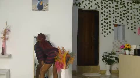 Snapshot of skyy_brown chatting on 4, 6, 2026 Bella online show from 4, 6, 2026