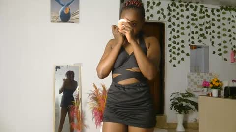 Snapshot of skyy_brown chatting on 10, 7, 2026 Bella online show from 10, 7, 2026