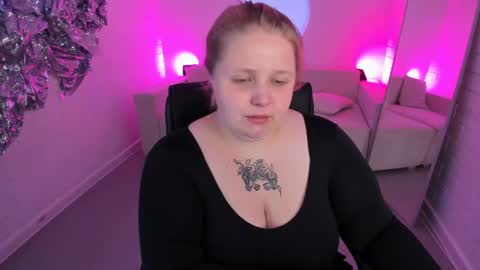 Snapshot of sladadeew chatting on 7, 7, 2026 Slada Deew online show from 7, 7, 2026