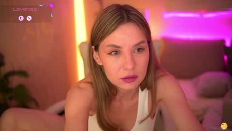 Elise  165cm 50kg online show from 3, 4, 2026