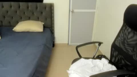 Snapshot of slim_master12 chatting on 3, 7, 2026 slim_master12 online show from 3, 7, 2026