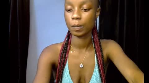 Snapshot of slim_petitqueen chatting on 14, 11, 2025 Alice online show from 14, 11, 2025