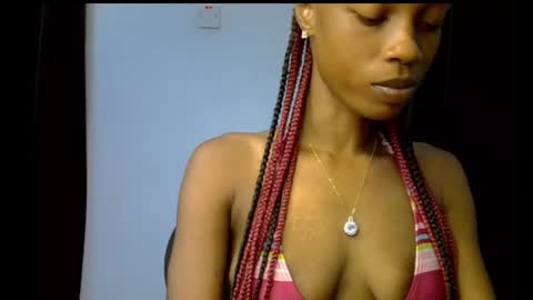 Snapshot of slim_petitqueen chatting on 18, 11, 2025 Alice online show from 18, 11, 2025