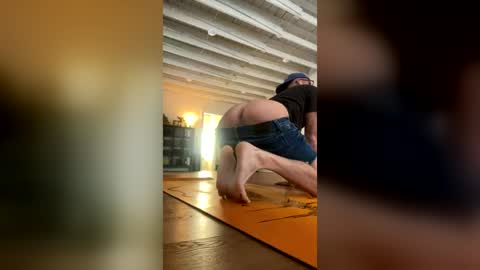 Snapshot of slimmusclebutt chatting on 25, 7, 2026 Slim Musclebuns online show from 25, 7, 2026