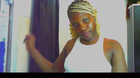 Snapshot of slimthick_tinah chatting on 24, 10, 2025 TINA online show from 24, 10, 2025