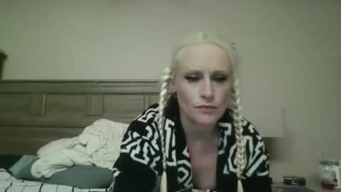 Snapshot of slip_inslide chatting on 16, 4, 2026 slip_inslide online show from 16, 4, 2026