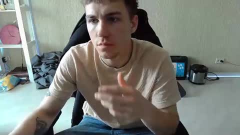 Snapshot of slippery_baby chatting on 6, 7, 2026 Mila online show from 6, 7, 2026