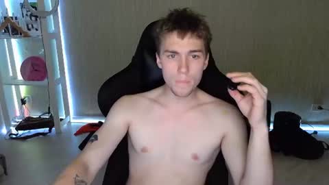 Snapshot of slippery_baby chatting on 20, 7, 2026 Mila online show from 20, 7, 2026