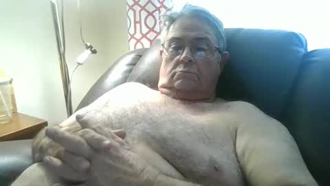 Snapshot of slippery_duck chatting on 14, 12, 2025 slippery_duck online show from 14, 12, 2025