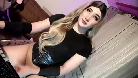 Snapshot of slut_bigcock chatting on 20, 6, 2026 Nathalie online show from 20, 6, 2026