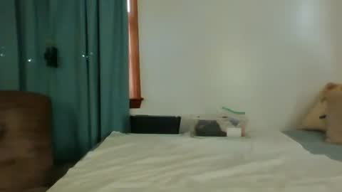 Snapshot of sluttamer72 chatting on 16, 9, 2025 Jade and Thomas online show from 16, 9, 2025