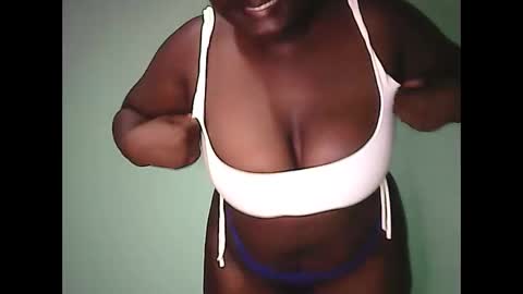 Snapshot of slutyebony186677 chatting on 12, 11, 2025 slutyebony186677 online show from 12, 11, 2025