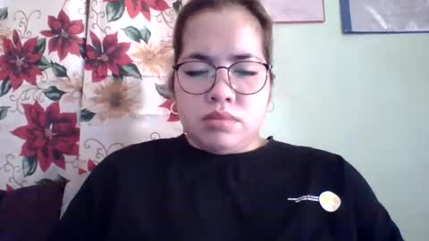 Snapshot of small_boobs59 chatting on 28, 10, 2025 Lovewella online show from 28, 10, 2025