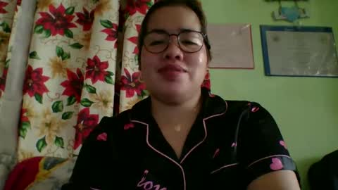 Snapshot of small_boobs59 chatting on 16, 11, 2025 Lovewella online show from 16, 11, 2025