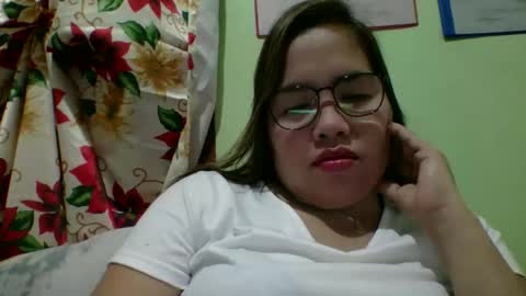 Snapshot of small_boobs59 chatting on 22, 11, 2025 Lovewella online show from 22, 11, 2025