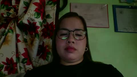 Snapshot of small_boobs59 chatting on 1, 12, 2025 Lovewella online show from 1, 12, 2025