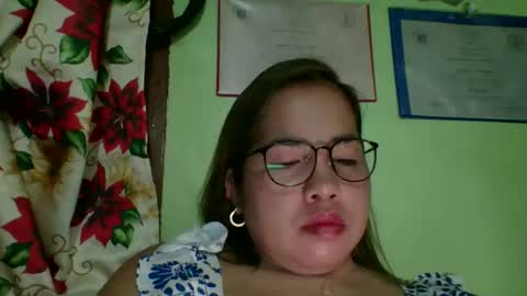 Snapshot of small_boobs59 chatting on 2, 12, 2025 Lovewella online show from 2, 12, 2025