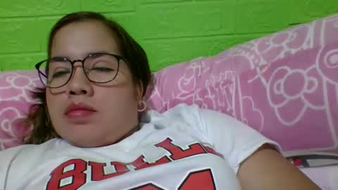 Snapshot of small_boobs59 chatting on 3, 12, 2025 Lovewella online show from 3, 12, 2025