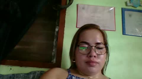 Snapshot of small_boobs59 chatting on 1, 5, 2026 Lovewella online show from 1, 5, 2026