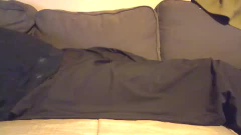 smallandshy1980 online show from 10, 1, 2026