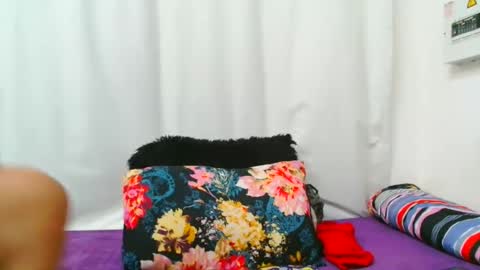 smallboobsxx online show from 13, 10, 2025