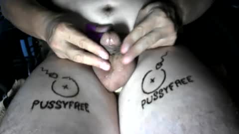 Snapshot of smallpenismwm chatting on 11, 6, 2026 pussyfree4eva online show from 11, 6, 2026