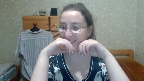 Snapshot of smart_rose chatting on 14, 10, 2025 smart_rose online show from 14, 10, 2025