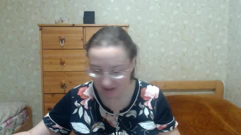 Snapshot of smart_rose chatting on 6, 11, 2025 smart_rose online show from 6, 11, 2025