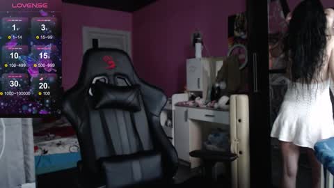 smile_cute_fox online show from 18, 10, 2025