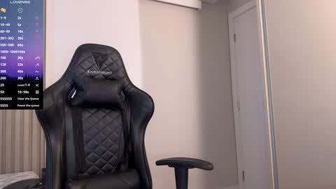 Snapshot of smilee_girl chatting on 12, 12, 2024 Emily Burns online show from 12, 12, 2024