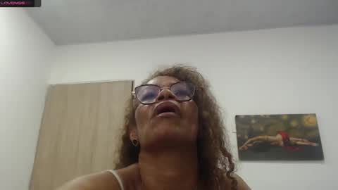 Snapshot of smilet_milf chatting on 16, 12, 2024 Smileth online show from 16, 12, 2024