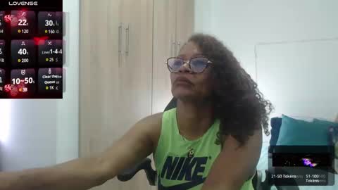 Snapshot of smilet_milf chatting on 19, 12, 2024 Smileth online show from 19, 12, 2024