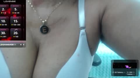 Snapshot of smilet_milf chatting on 22, 12, 2024 Smileth online show from 22, 12, 2024
