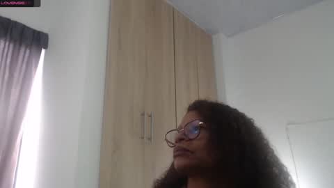 Snapshot of smilet_milf chatting on 23, 12, 2024 Smileth online show from 23, 12, 2024