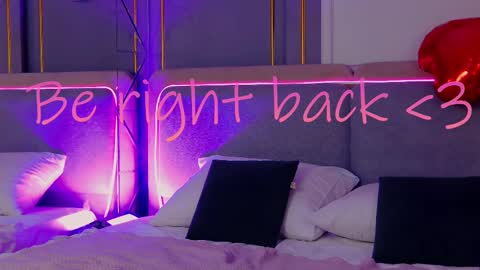 Mia online show from 16, 2, 2025