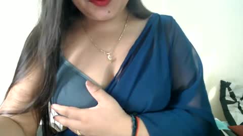 Snapshot of smiley_queen99 chatting on 16, 6, 2026 smiley online show from 16, 6, 2026