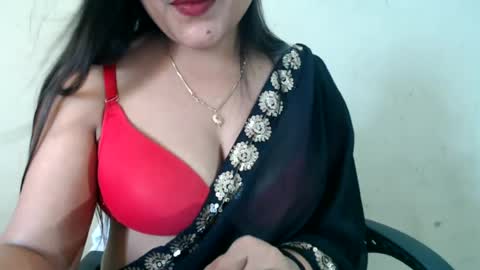 Snapshot of smiley_queen99 chatting on 22, 6, 2026 smiley online show from 22, 6, 2026