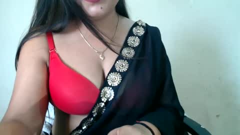 Snapshot of smiley_queen99 chatting on 30, 6, 2026 smiley online show from 30, 6, 2026