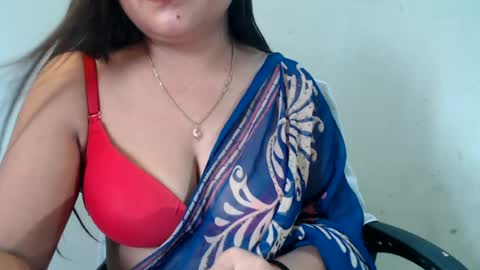Snapshot of smiley_queen99 chatting on 14, 7, 2026 smiley online show from 14, 7, 2026