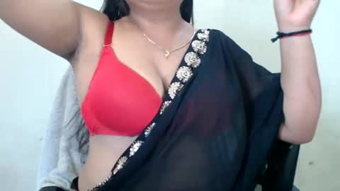 Snapshot of smiley_queen99 chatting on 15, 7, 2026 smiley online show from 15, 7, 2026