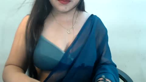 Snapshot of smiley_queen99 chatting on 25, 7, 2026 smiley online show from 25, 7, 2026