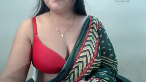 Snapshot of smiley_queen99 chatting on 26, 7, 2026 smiley online show from 26, 7, 2026