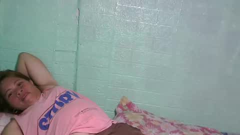 Snapshot of smilinglady27 chatting on 18, 6, 2026 smilinglady27 online show from 18, 6, 2026
