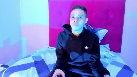 smith_taylor7 online show from 28, 12, 2024