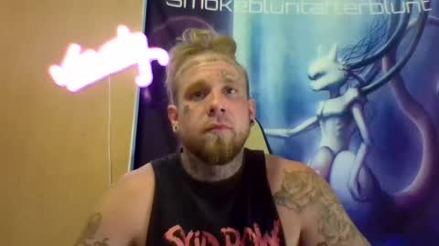 Snapshot of smokebluntafterblunt chatting on 19, 6, 2026 smoke online show from 19, 6, 2026