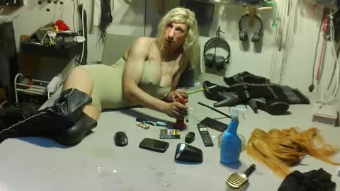 smokeslut365 online show from 17, 5, 2026