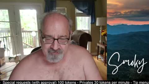 Snapshot of smokymountanman chatting on 11, 7, 2026 smokymountanman online show from 11, 7, 2026