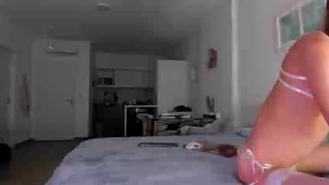 Snapshot of sn0wcat chatting on 22, 9, 2025 online show from 22, 9, 2025