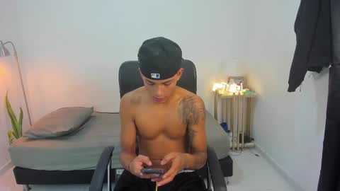 Snapshot of snak_master1 chatting on 6, 10, 2025 snak_master1 online show from 6, 10, 2025