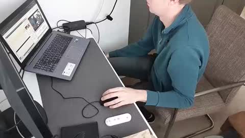 Snapshot of sneakerboy444 chatting on 24, 10, 2025 sneakerboy444 online show from 24, 10, 2025